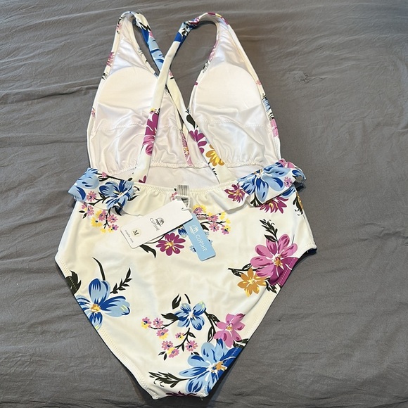 Cupshe one piece swimsuit - Picture 3 of 5